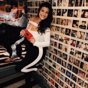 Meet your Posher, Victoria